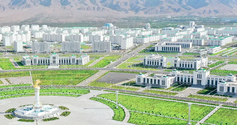 Halk Maslahatynyň Başlygy Arkadag şäheriniň ýaşaýyş jaýlaryna ilaty göçürip getirmek işlerini dowam etmegi tabşyrdy
