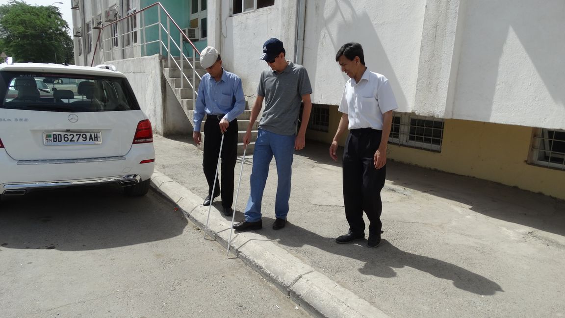 Курсы элементарной реабилитации для слепых людей